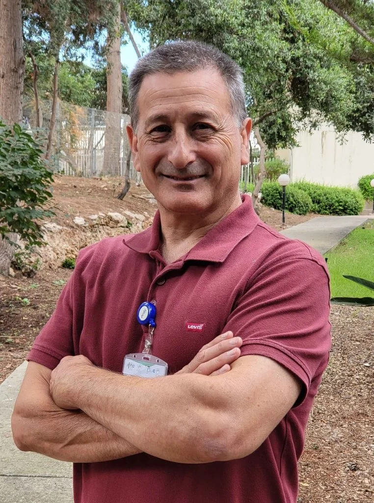 ד״ר אבי שזר